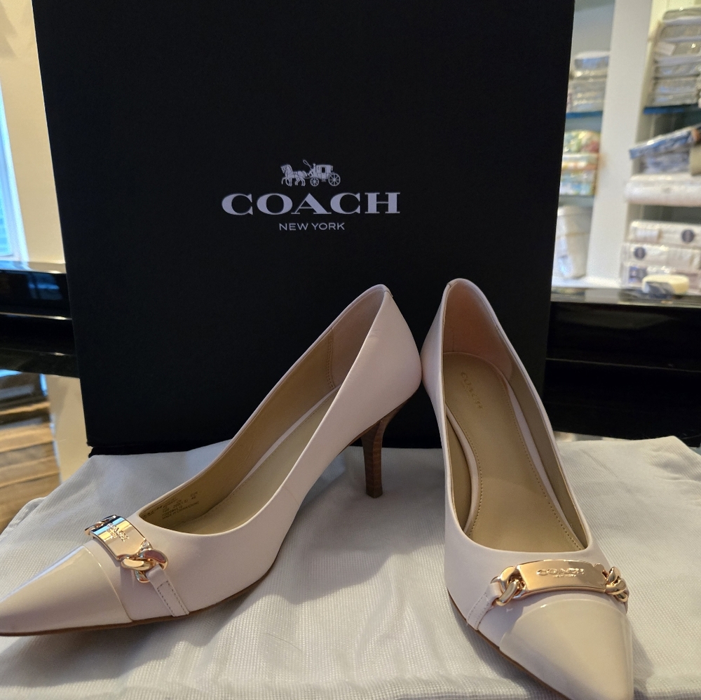 Coach Women's Ivory Pumps - Picture 8 of 9